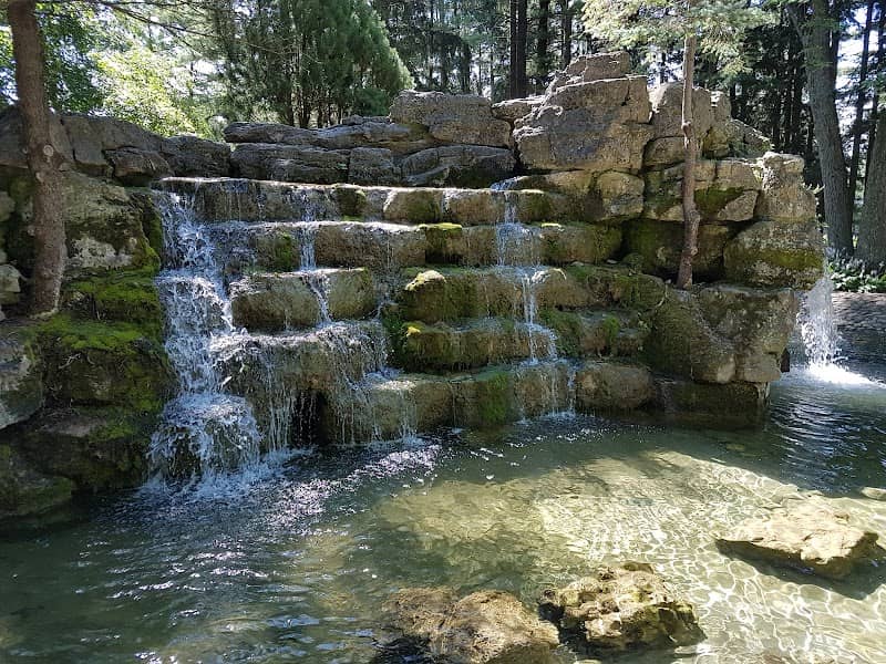Confederation Park - Image 1