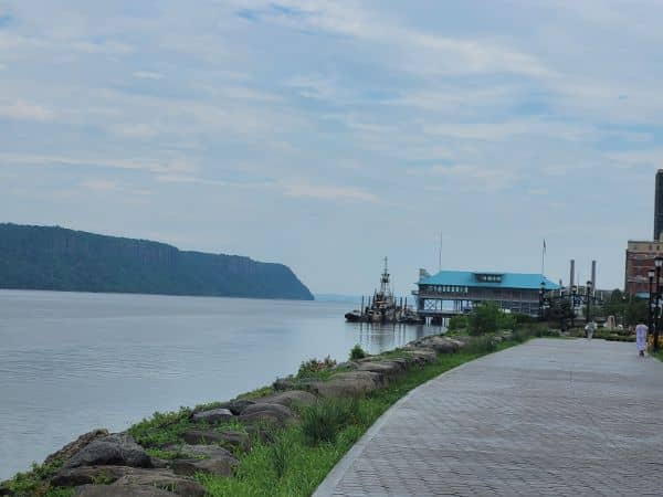 Esplanade Park - Image 5