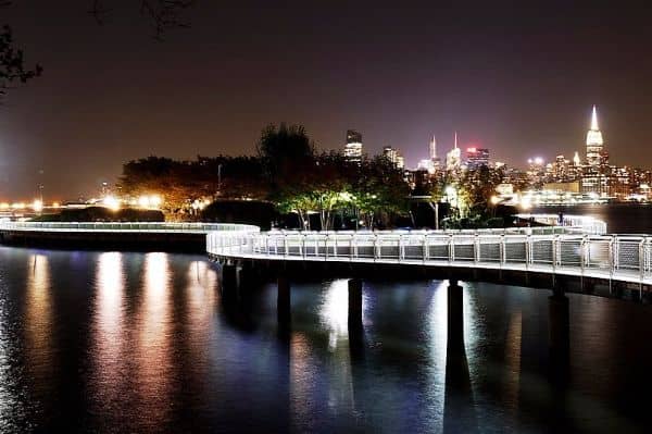 Hudson River Waterfront Walkway - Image 5
