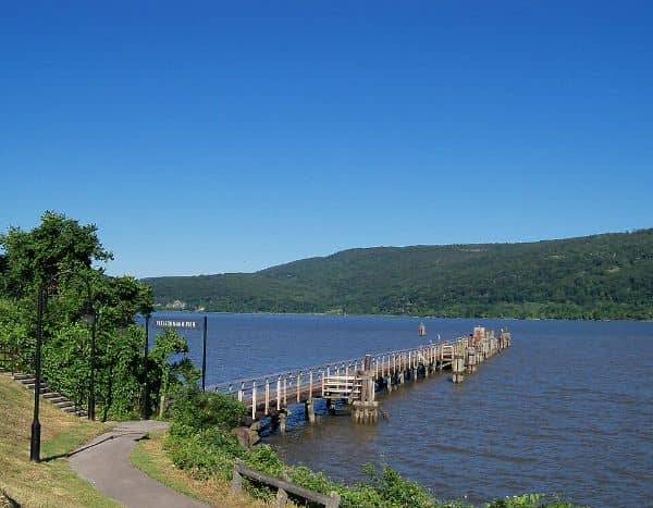 Fleischmann Pier Park - Image 1