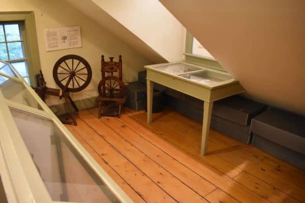 Thomas Paine Cottage Museum. Huguenot & New Rochelle Historical Assn. headquarters - Image 1