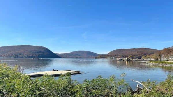 Riverfront Park - Image 1