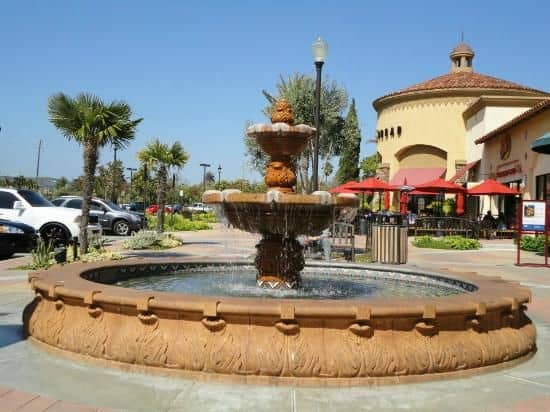Fountain in Camarillo Premium Outlets - Image 3