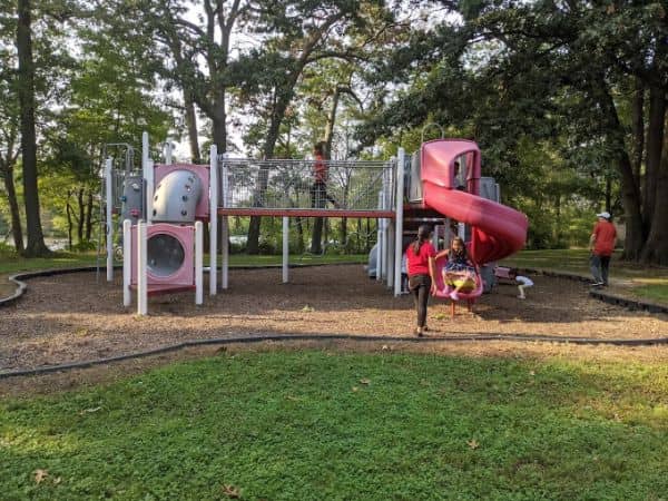 Etra Lake Park - Image 2