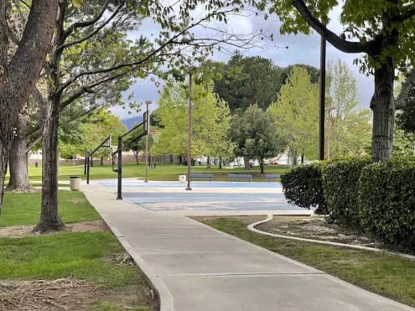 Alec Fergusson Park - Image 1