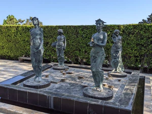 Cerritos sculpture garden - Image 4