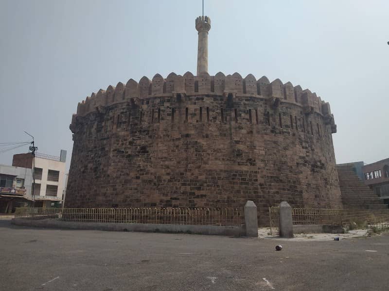 Konda Reddy Fort Set - Image 1