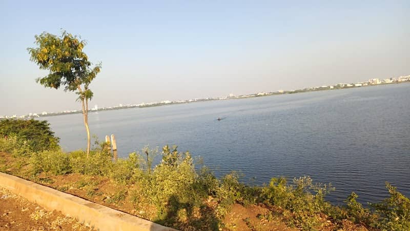 Vandiyur Lake view - Image 1