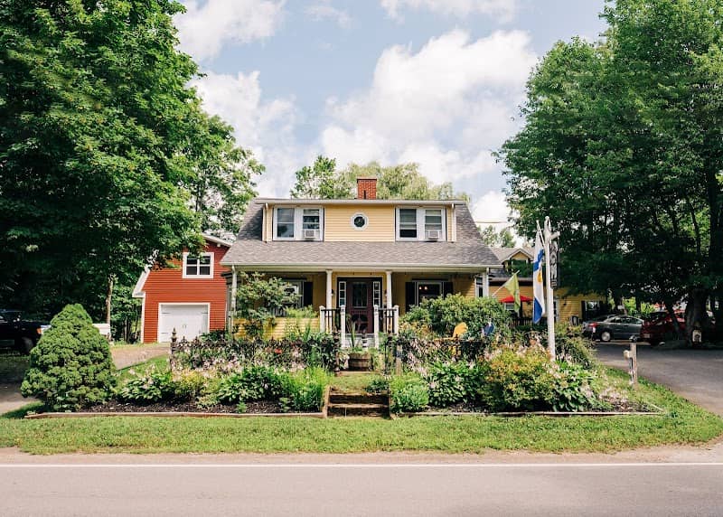 Farm House Inn B&B - Image 1