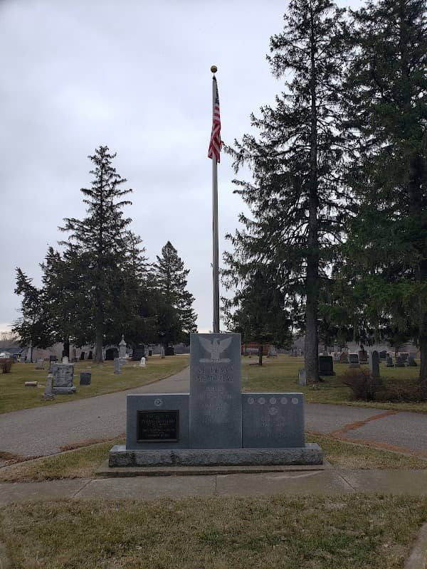 Veterans Memorial - Howard Lake - Image 1