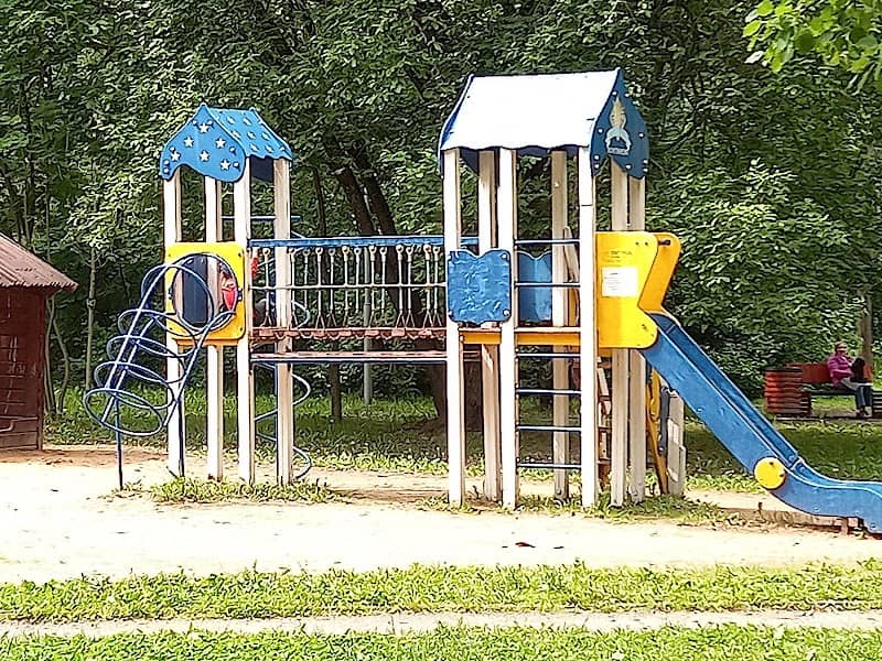 Children's park - Image 1
