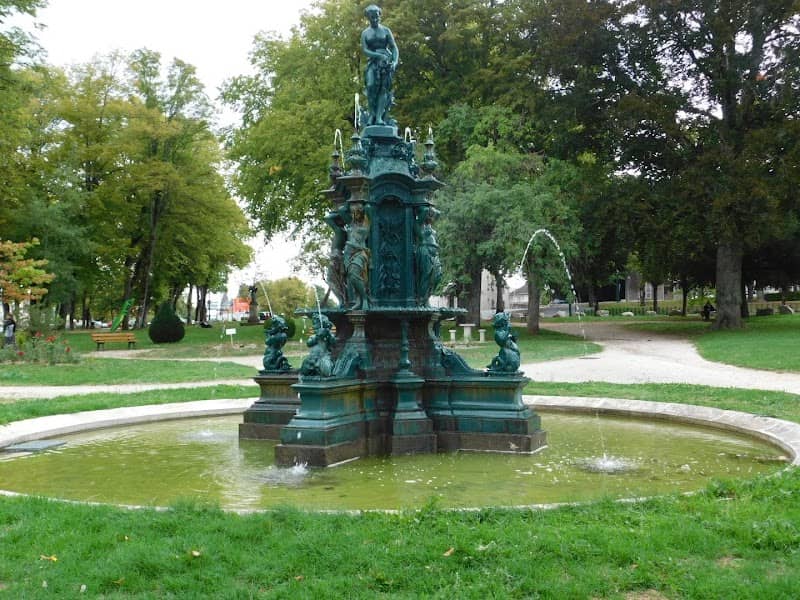 Square Boulingrin - Image 1
