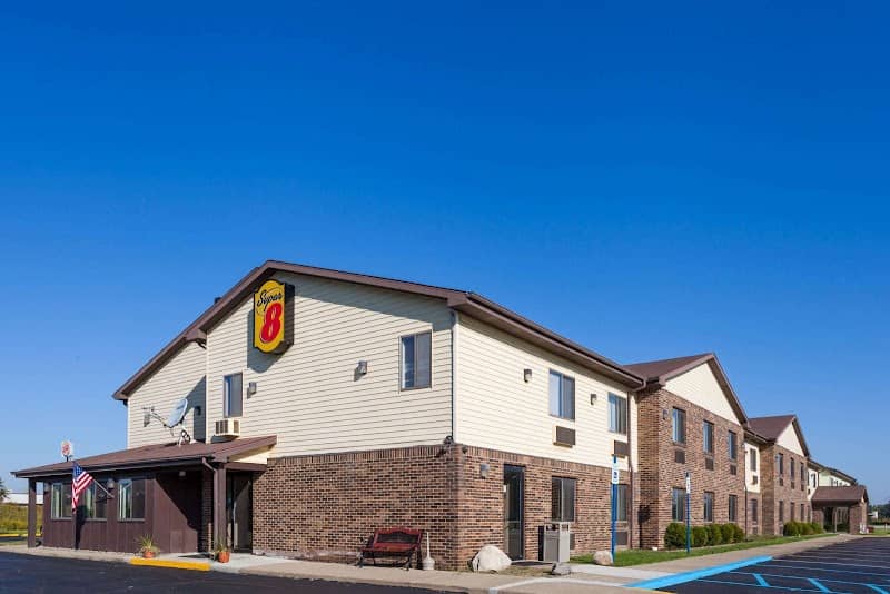 Super 8 by Wyndham Imlay City - Image 1
