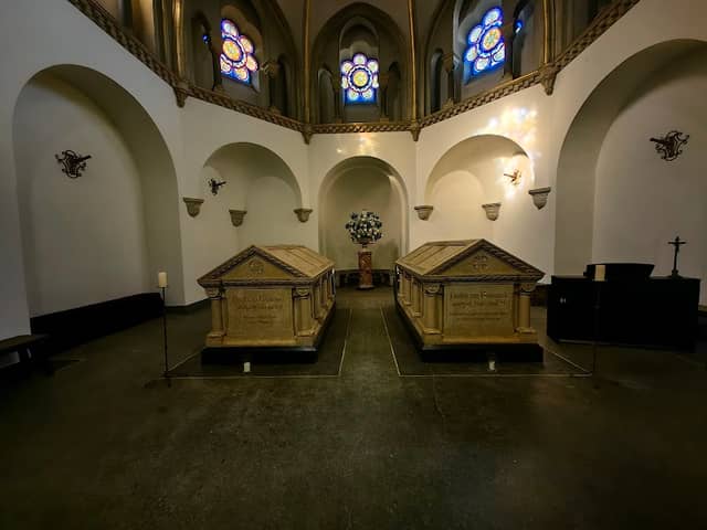 Bismarck Mausoleum - Image 2