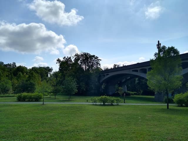 Memorial Bridge Park - Image 2