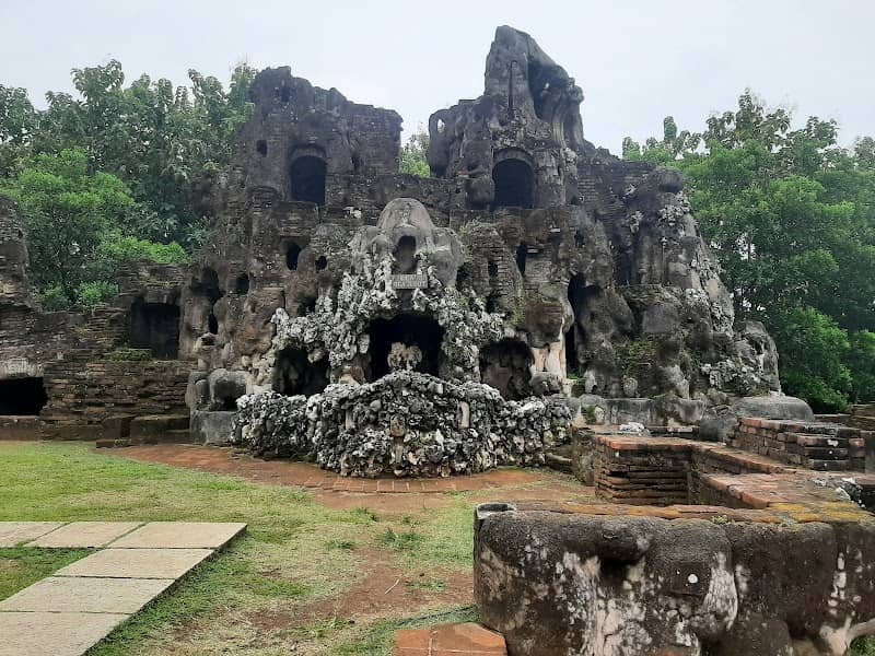Sunyaragi Cave Park - Image 2