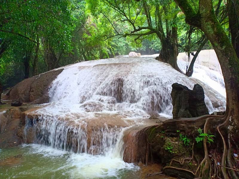 Tharn Pliew Waterfall - Image 2