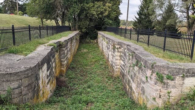 Canal Lock Park - Image 1