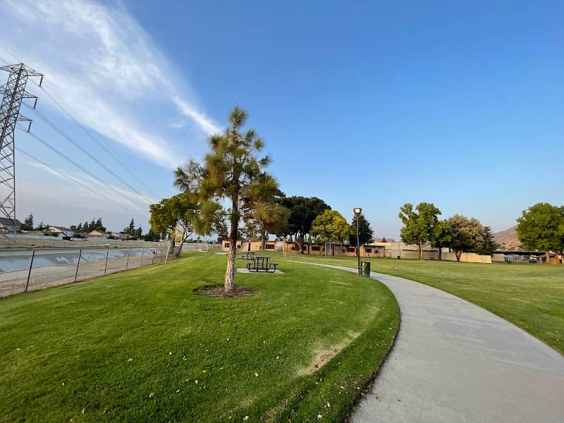 Oak Park - Image 4
