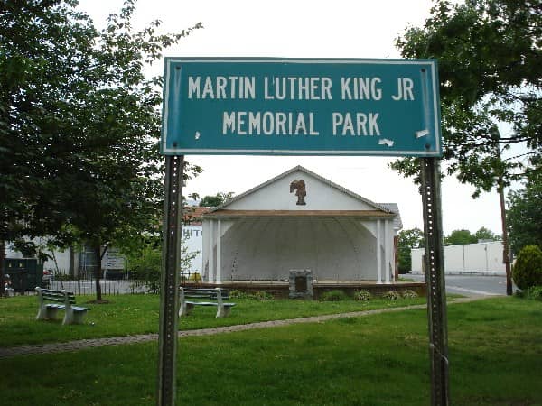 Martin Luther King, Jr. Memorial Park Bandshell - Image 2