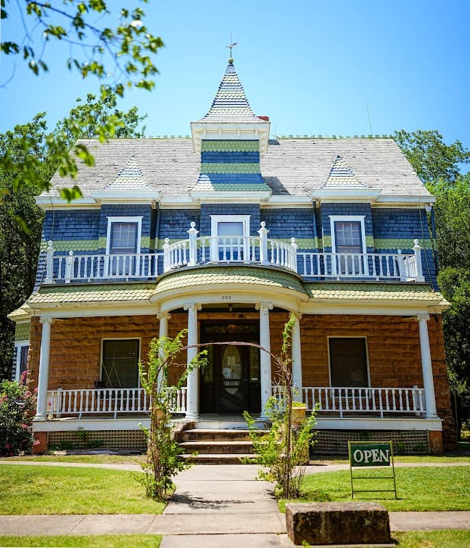 Fred and Addie Drummond Home - Image 1