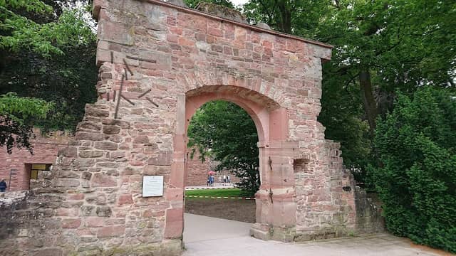 Elizabeth Gate - Image 2