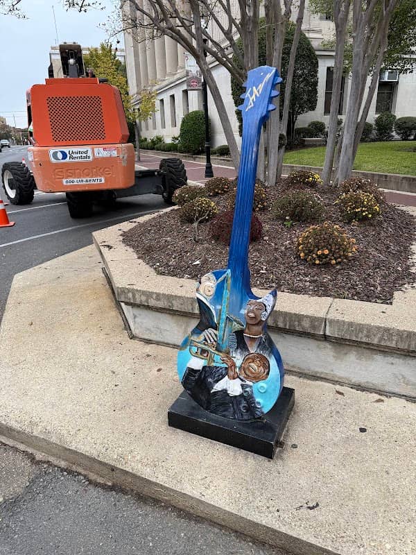 Guitars in the Square - Image 2