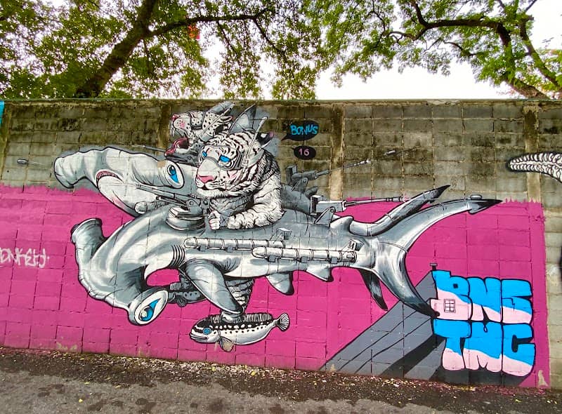 Charoen Krung 32 Street Art - Image 3