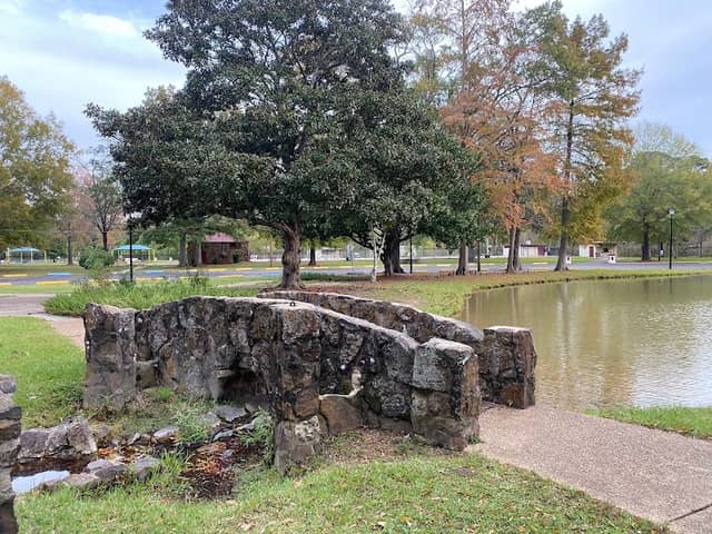 Highland Park - Image 1