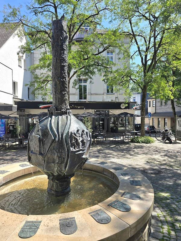 Wappen-Brunnen "Derkere Straße" - Image 1