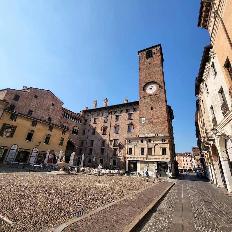 Palazzo fortificato e torre - Image 2