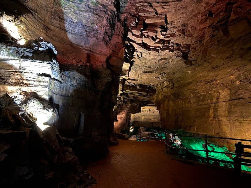 Howe Caverns - Image 1