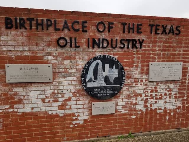 Petroleum Park - Image 1