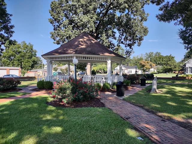 Barbour's Grove Park - Image 1