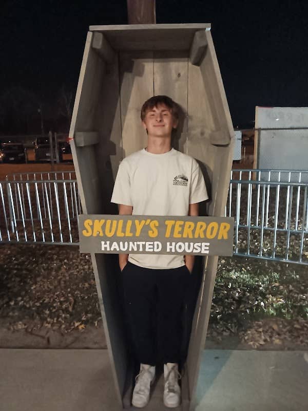 Skully's Terror Haunted House - Image 2