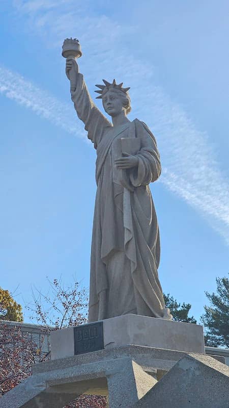 Statue of Liberty (replica) - Image 1