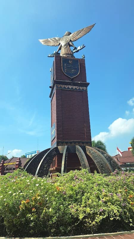 Patung Garuda - Image 1