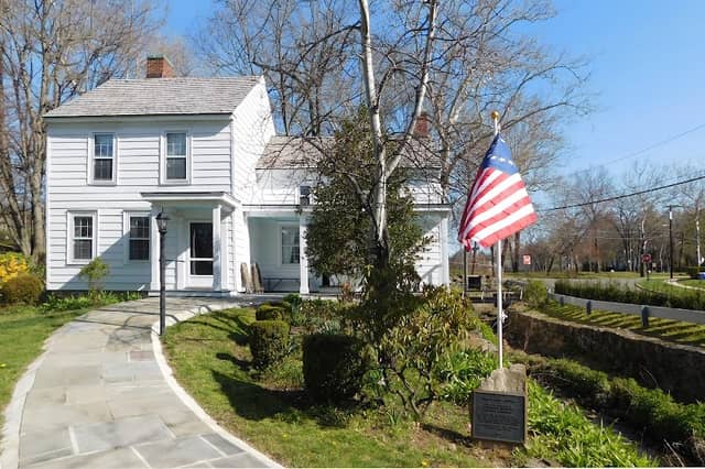 Thomas Paine Cottage Museum. Huguenot & New Rochelle Historical Assn. headquarters - Image 5