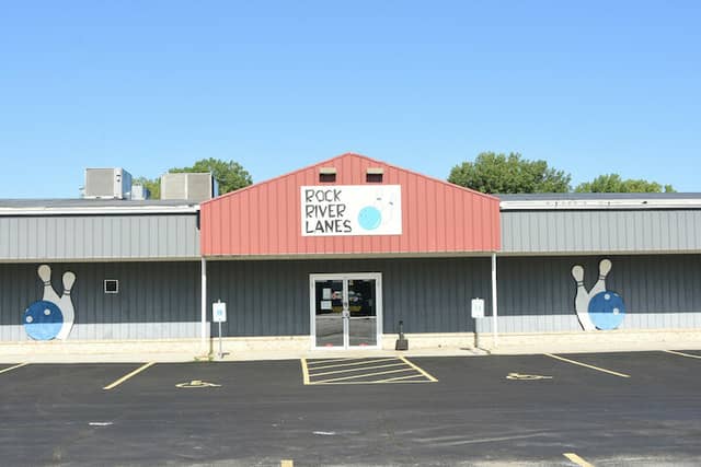 Rock River Lanes & King Pin Adventure Golf - Image 1