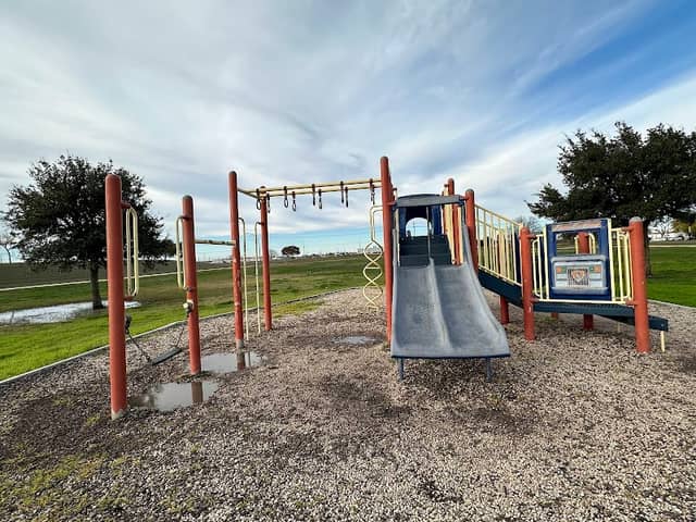Manuel C. Castilla Park - Image 2