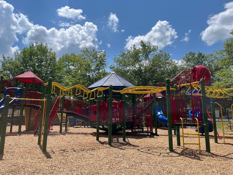 Laurel Park - Image 1
