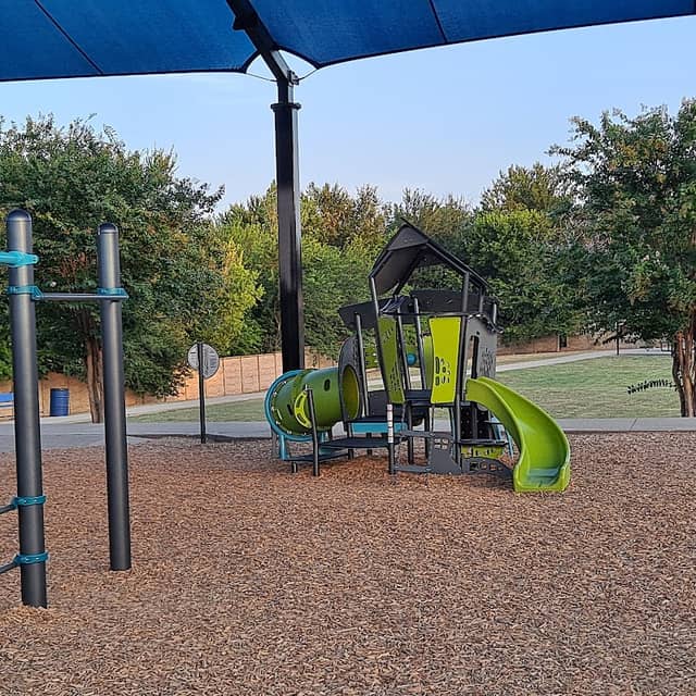 North Elerson Park - Image 2
