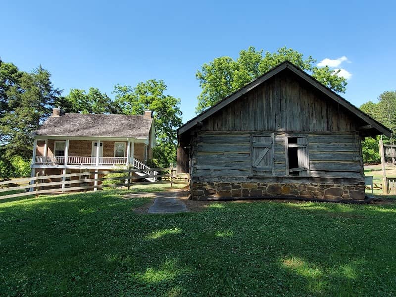 Clisby Austin House - Image 3