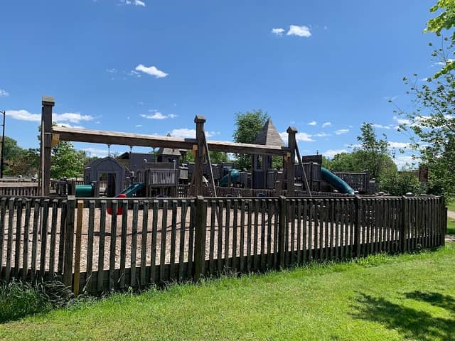 Rockin Red Robin Park - Image 2