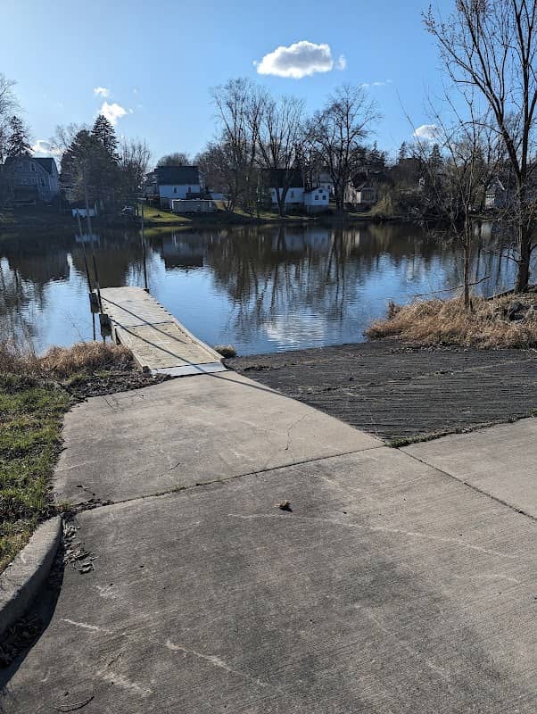 Jefferson City Rock River Municipal Boat Launch Upstream - Image 1