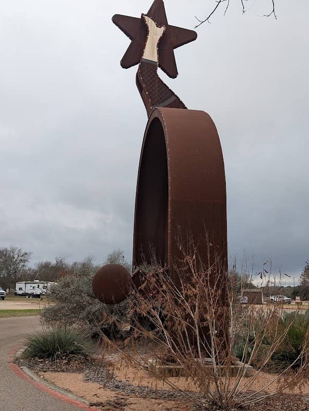 The World's Largest Spur - Image 1