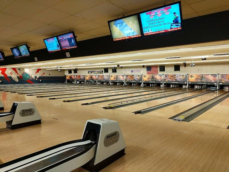Pla Mor Lanes - Image 2