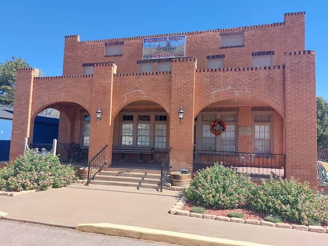 Pioneer West Museum - Image 1