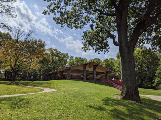 Fondulac Park West - Image 2