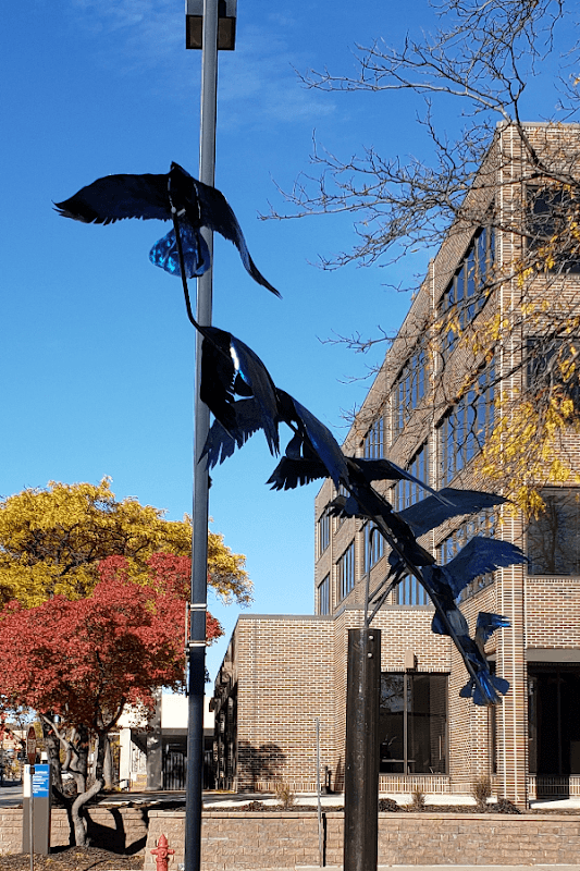 'Birds In Flight' Sculpture - Image 1